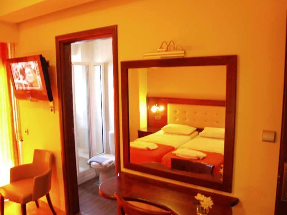 Hotel Filoxenia خانيا الغرفة الصورة
