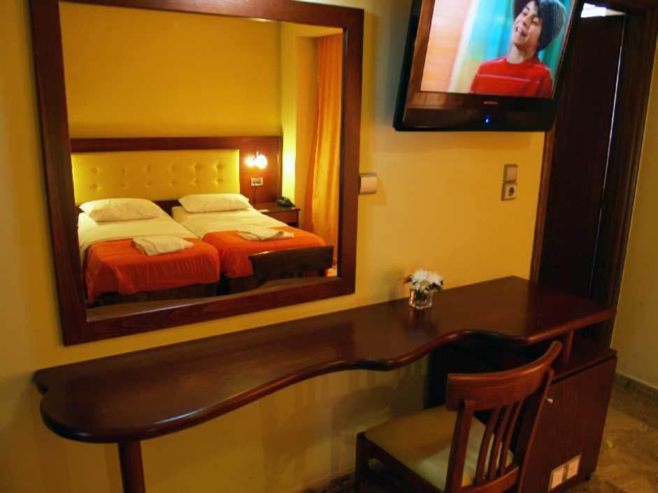 Hotel Filoxenia خانيا الغرفة الصورة
