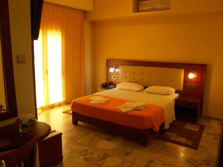 Hotel Filoxenia خانيا الغرفة الصورة