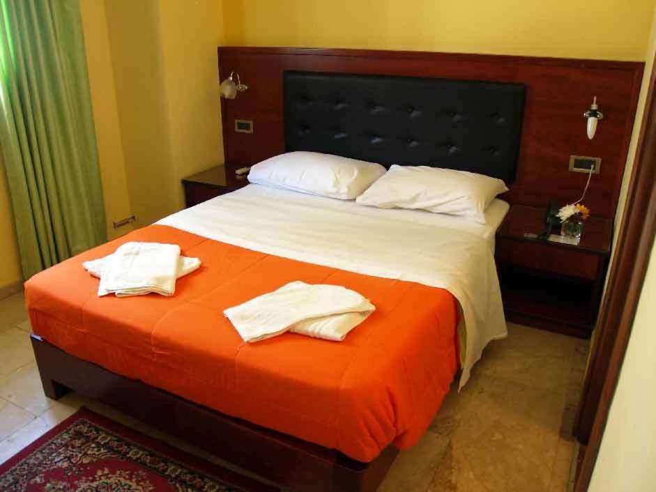 Hotel Filoxenia خانيا الغرفة الصورة