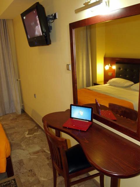 Hotel Filoxenia خانيا الغرفة الصورة