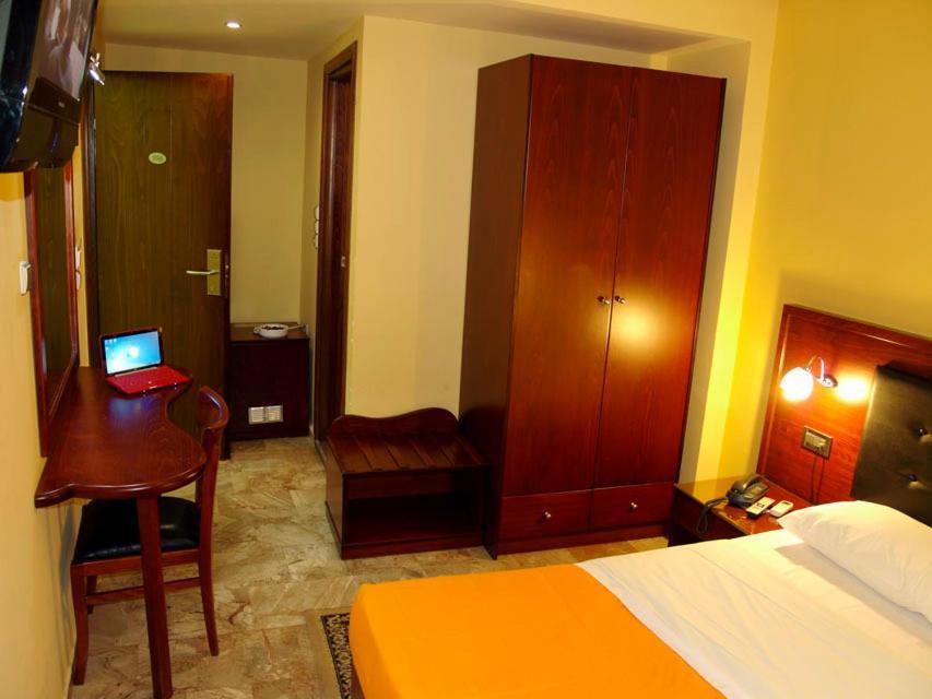 Hotel Filoxenia خانيا الغرفة الصورة